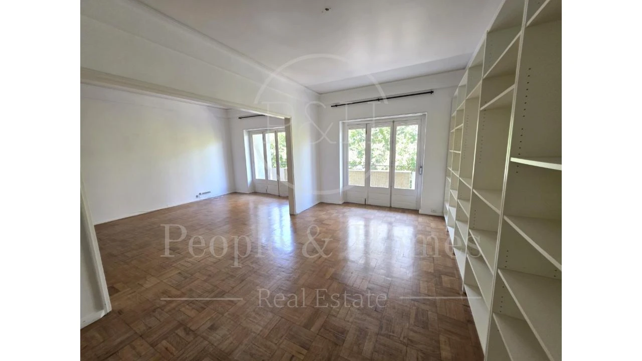 Apartamento T4 para Arrendamento em Avenidas Novas Foto 9