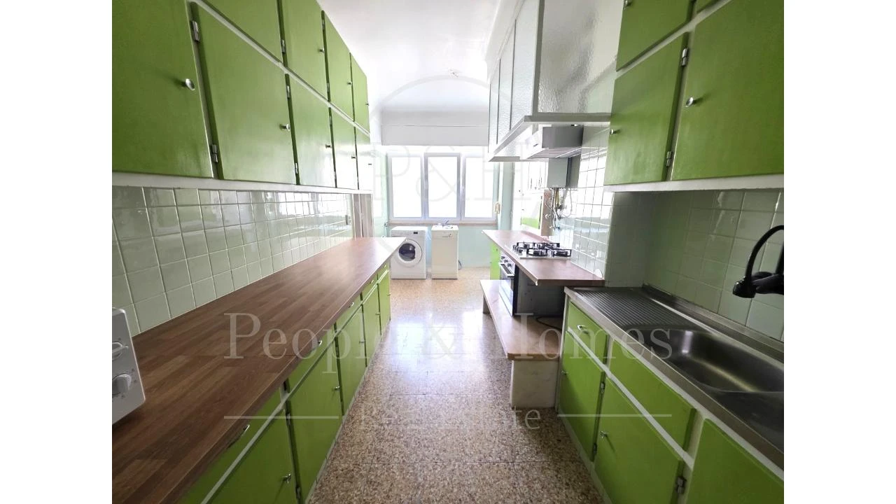 Apartamento T4 para Arrendamento em Avenidas Novas Foto 16