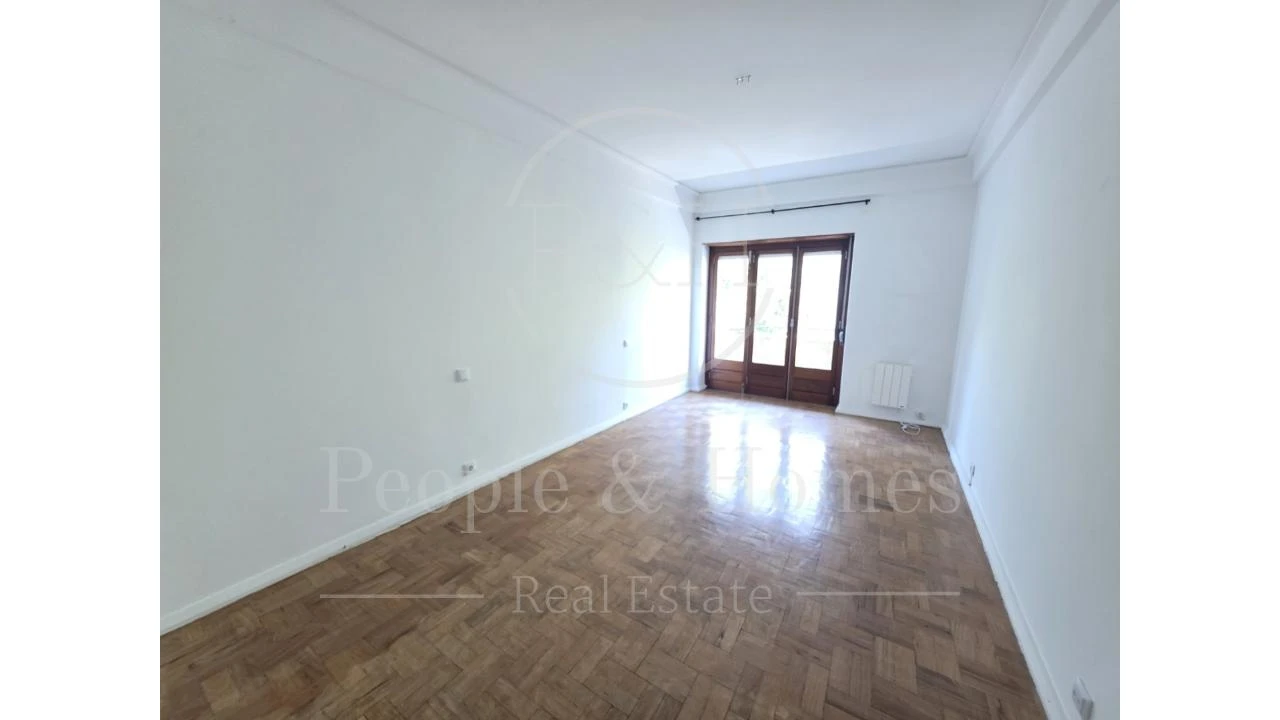 Apartamento T4 para Arrendamento em Avenidas Novas Foto 22
