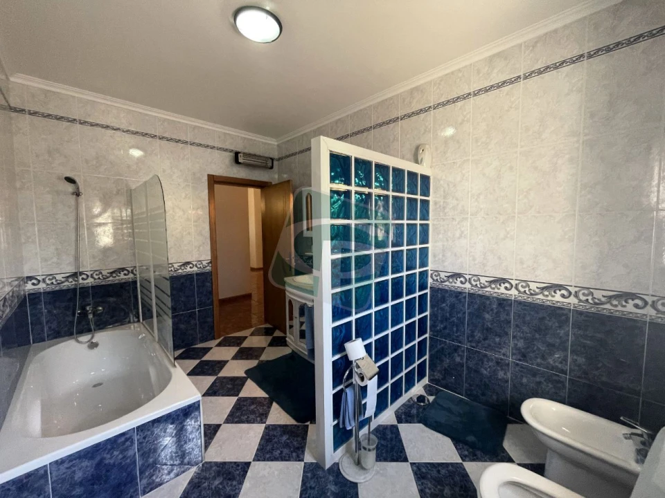 Moradia T5 para Venda em Alcoentre Foto 16