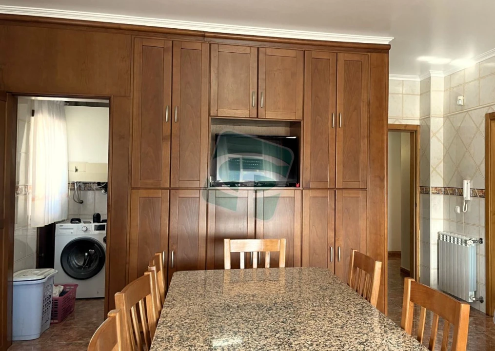 Moradia T5 para Venda em Alcoentre Foto 8