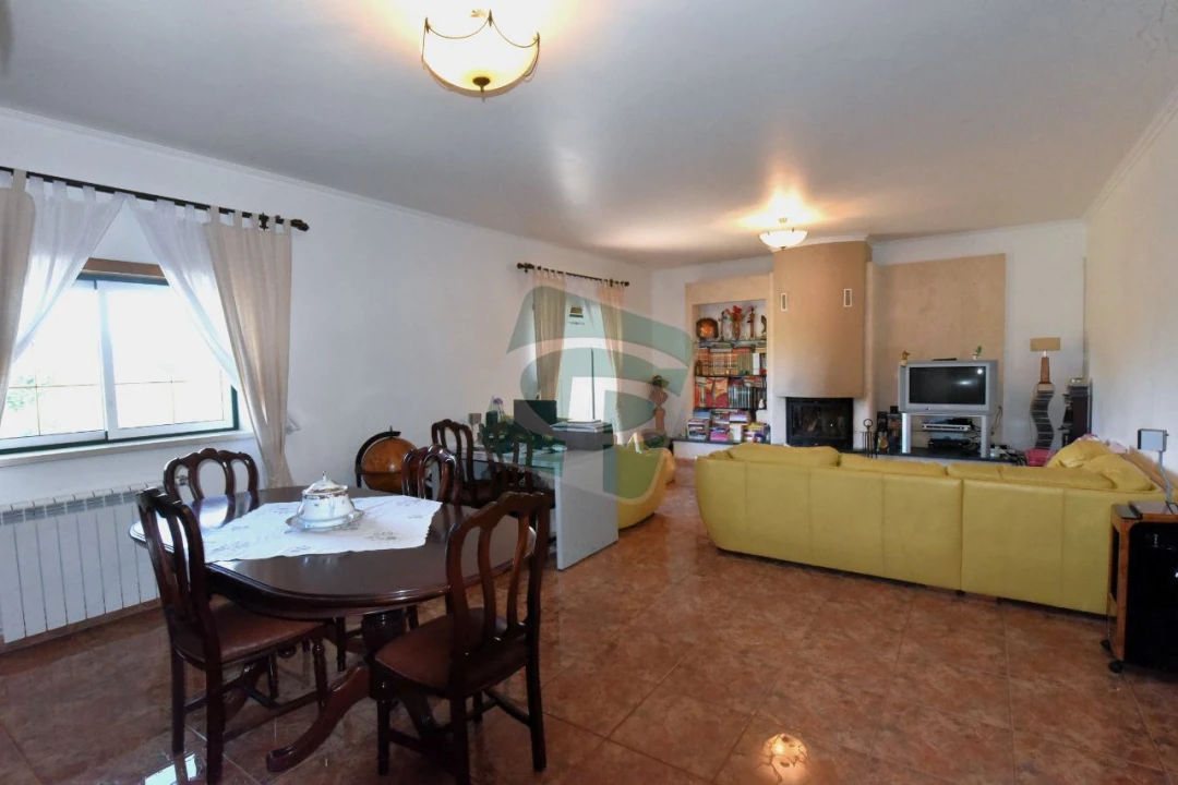 Moradia T5 para Venda em Alcoentre Foto 2