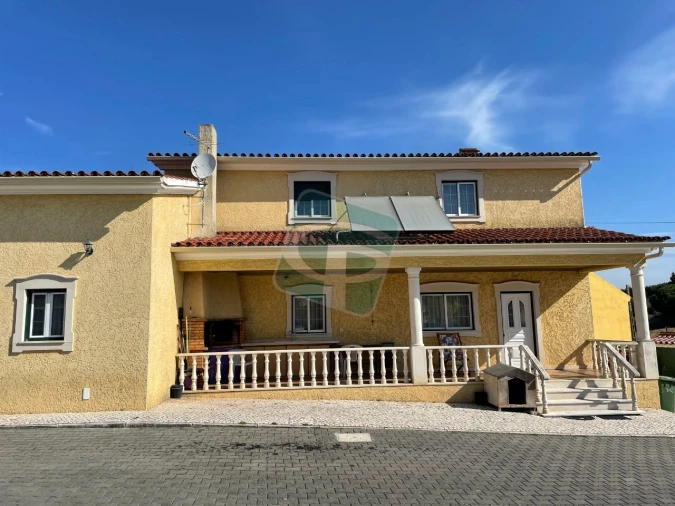 Moradia T5 para Venda em Alcoentre Foto 5