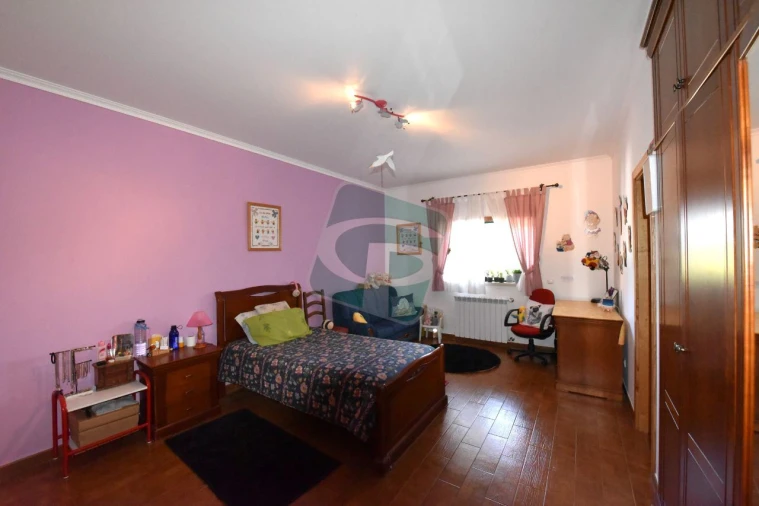 Moradia T5 para Venda em Alcoentre Foto 14