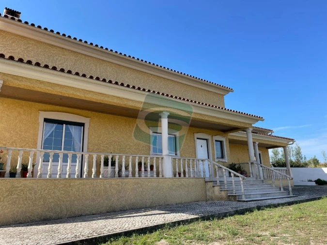 Moradia T5 para Venda em Alcoentre Foto 6