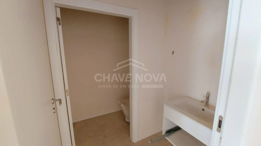 Loja para Venda em Custóias, Leça do Balio e Guifões Foto 12