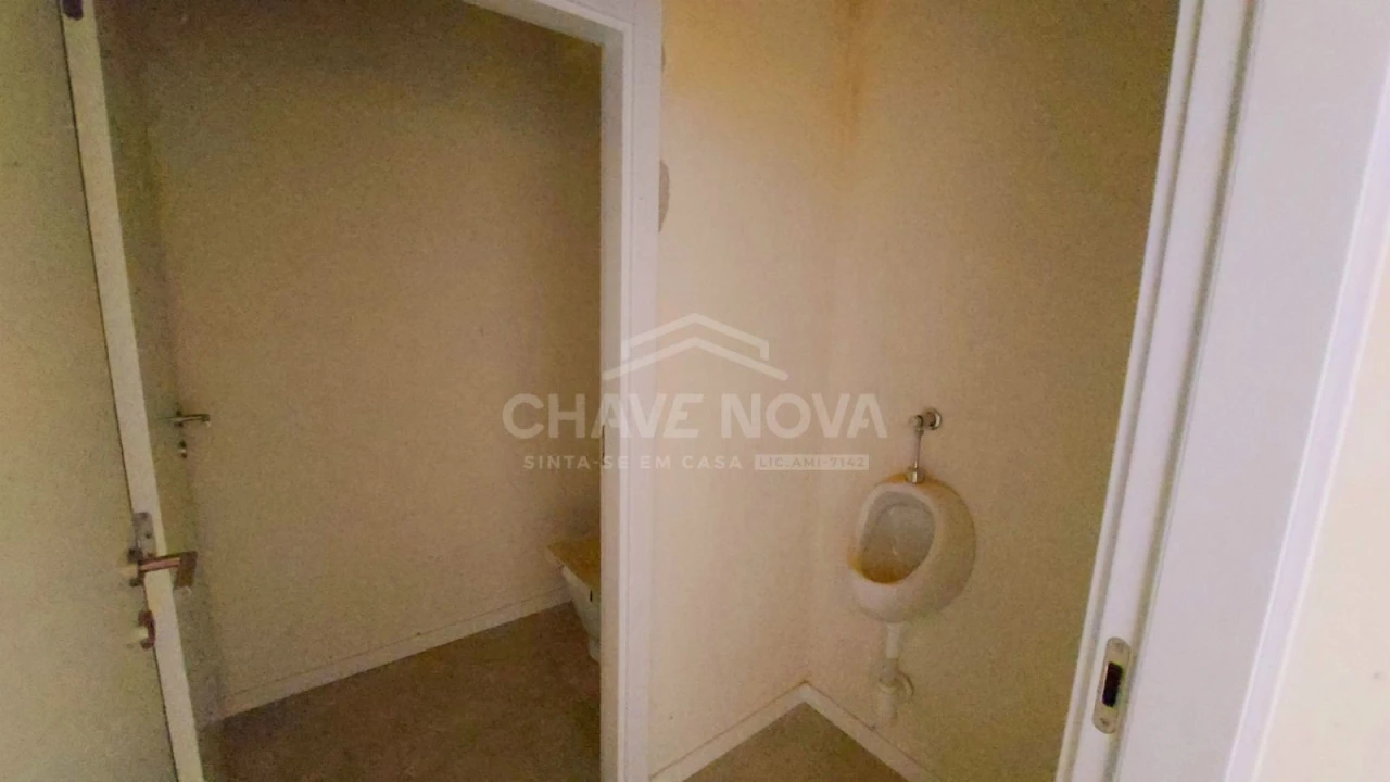 Loja para Venda em Custóias, Leça do Balio e Guifões Foto 6