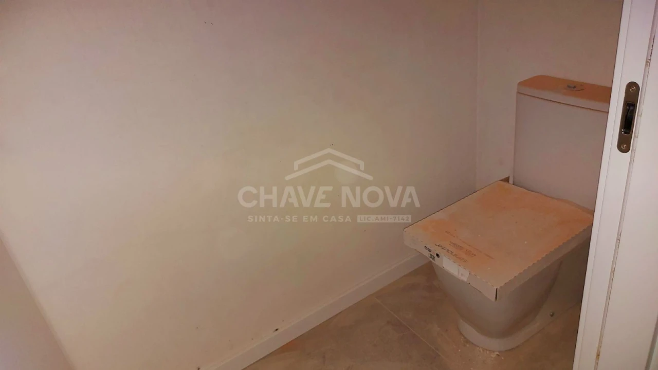 Loja para Venda em Custóias, Leça do Balio e Guifões Foto 10