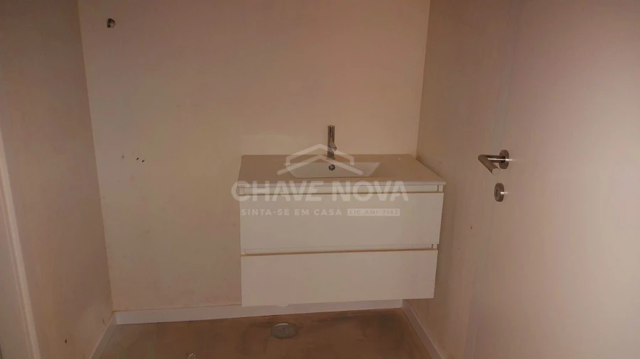 Loja para Venda em Custóias, Leça do Balio e Guifões Foto 11