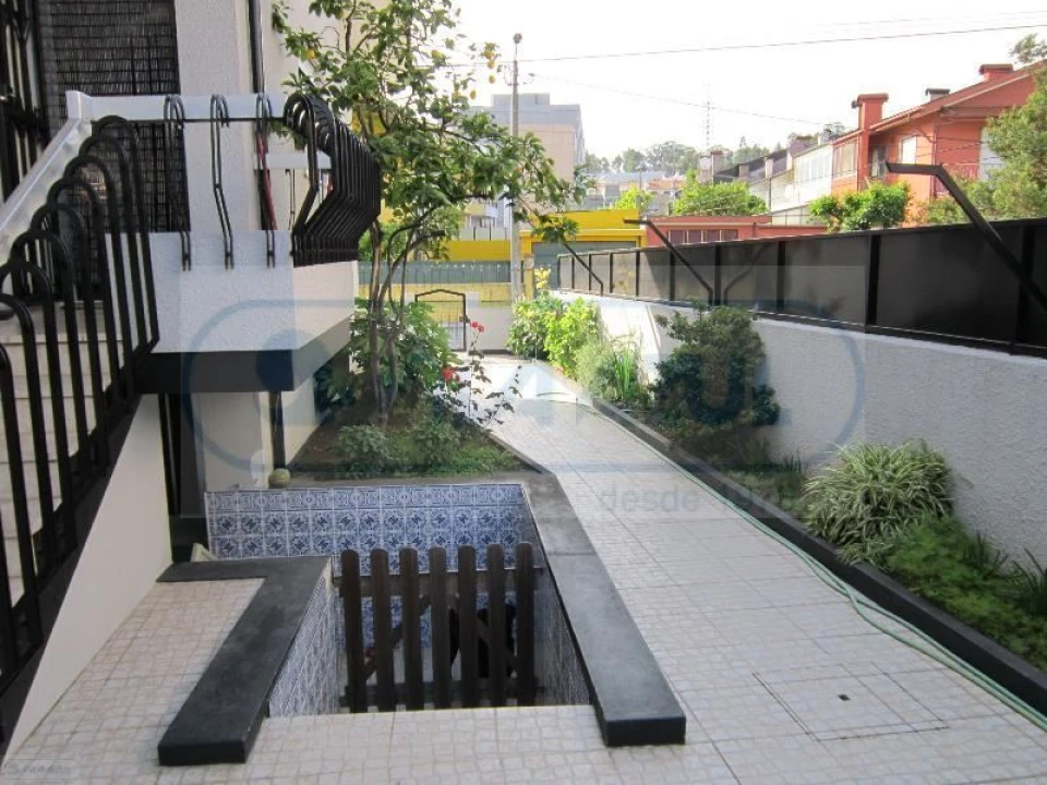 Moradia T4 para Venda em Alfena Foto 1