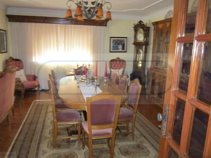 Moradia T4 para Venda em Alfena Foto 2