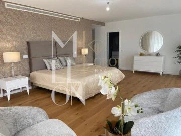 Apartamento T6 para Venda em São Martinho