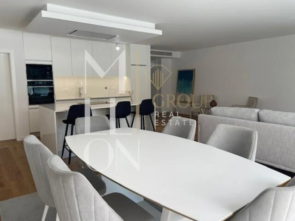 Apartamento T6 para Venda em São Martinho Foto 3