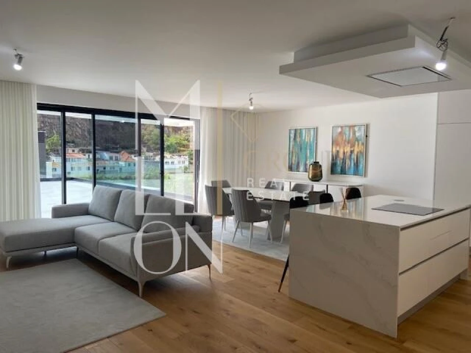 Apartamento T6 para Venda em São Martinho Foto 1