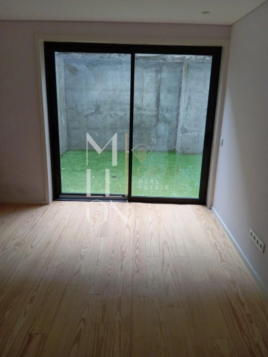 Apartamento T1 para Venda em Cedofeita, Santo Ildefonso, Sé, Miragaia, São Nicolau e Vitória Foto 2