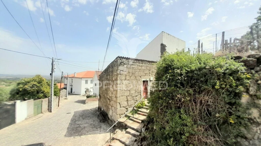 Moradia T3 para Venda em Alpedrinha Foto 2