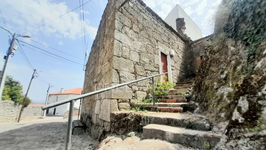 Moradia T3 para Venda em Alpedrinha Foto 4