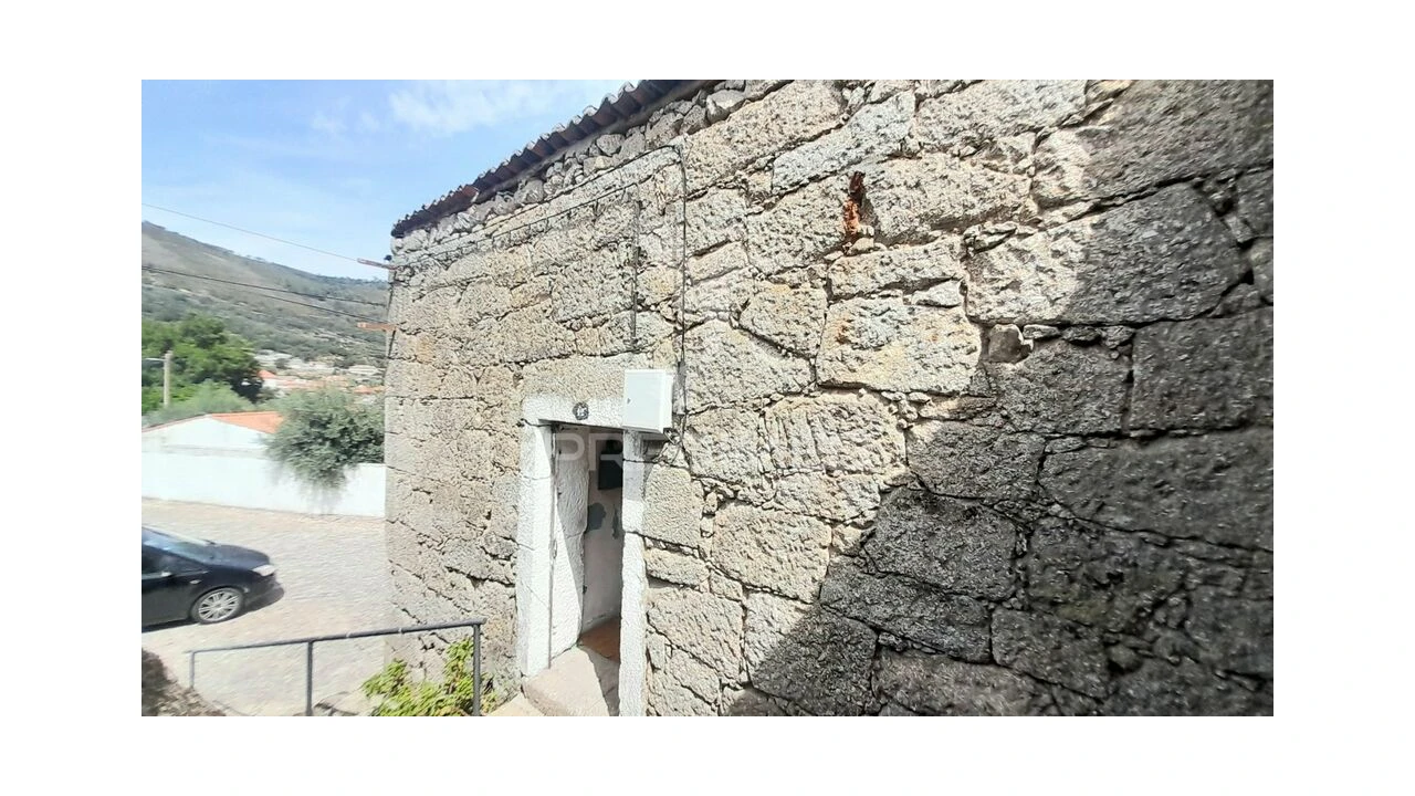 Moradia T3 para Venda em Alpedrinha Foto 11