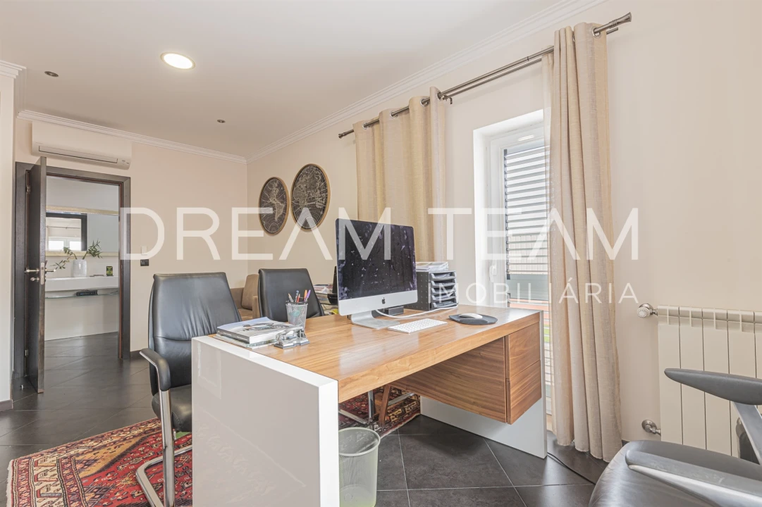 Moradia T4 para Venda em Gambia-Pontes-Alto da Guerra Foto 8