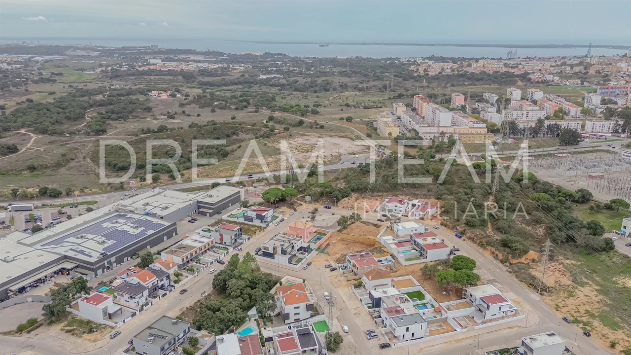 Moradia T4 para Venda em Gambia-Pontes-Alto da Guerra Foto 69