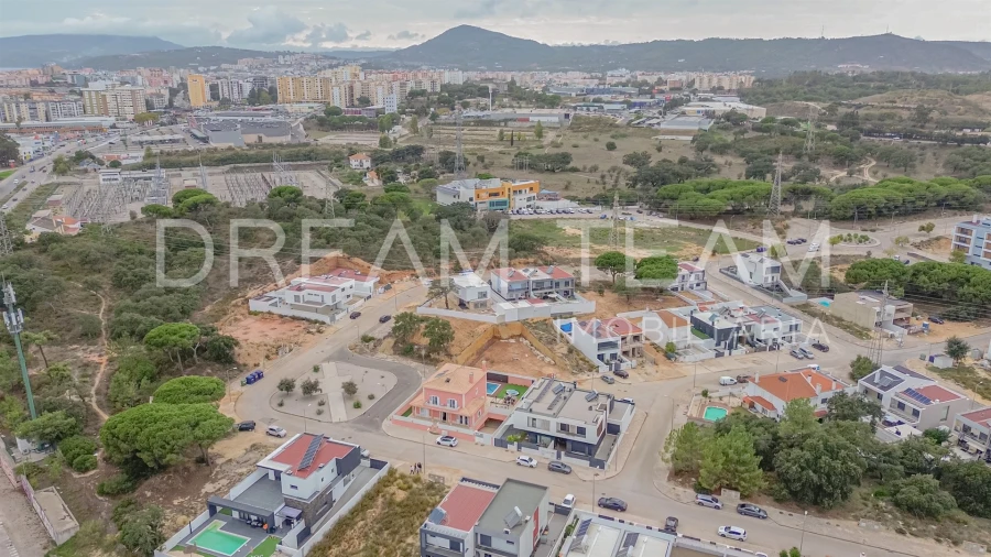 Moradia T4 para Venda em Gambia-Pontes-Alto da Guerra Foto 71