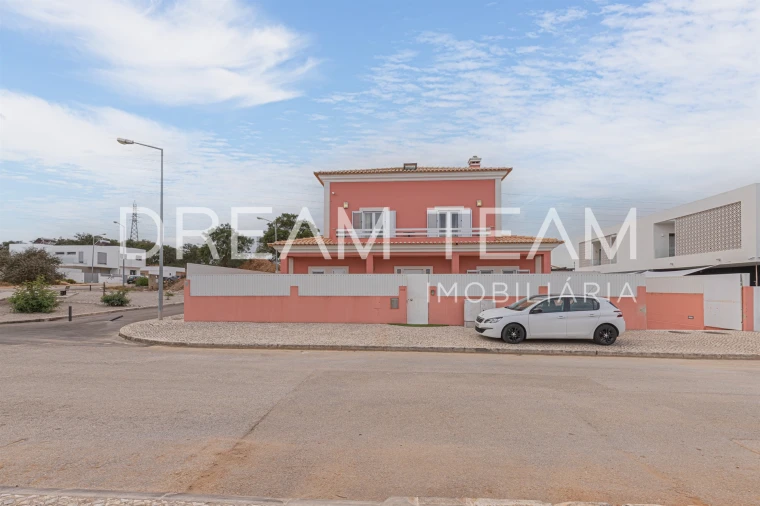 Moradia T4 para Venda em Gambia-Pontes-Alto da Guerra Foto 3