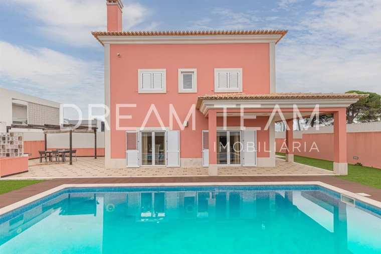 Moradia T4 para Venda em Gambia-Pontes-Alto da Guerra Foto 2