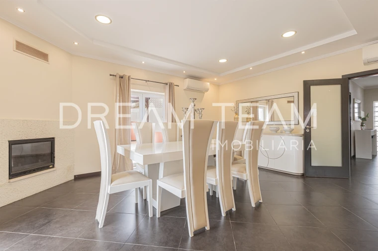 Moradia T4 para Venda em Gambia-Pontes-Alto da Guerra Foto 16