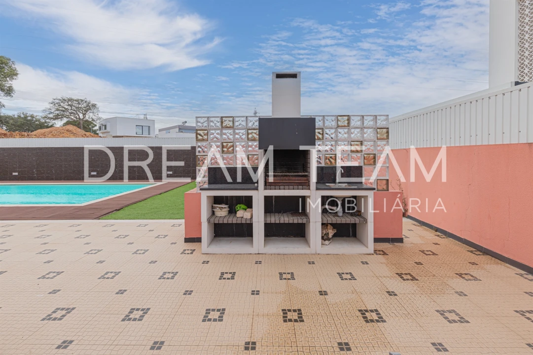 Moradia T4 para Venda em Gambia-Pontes-Alto da Guerra Foto 18