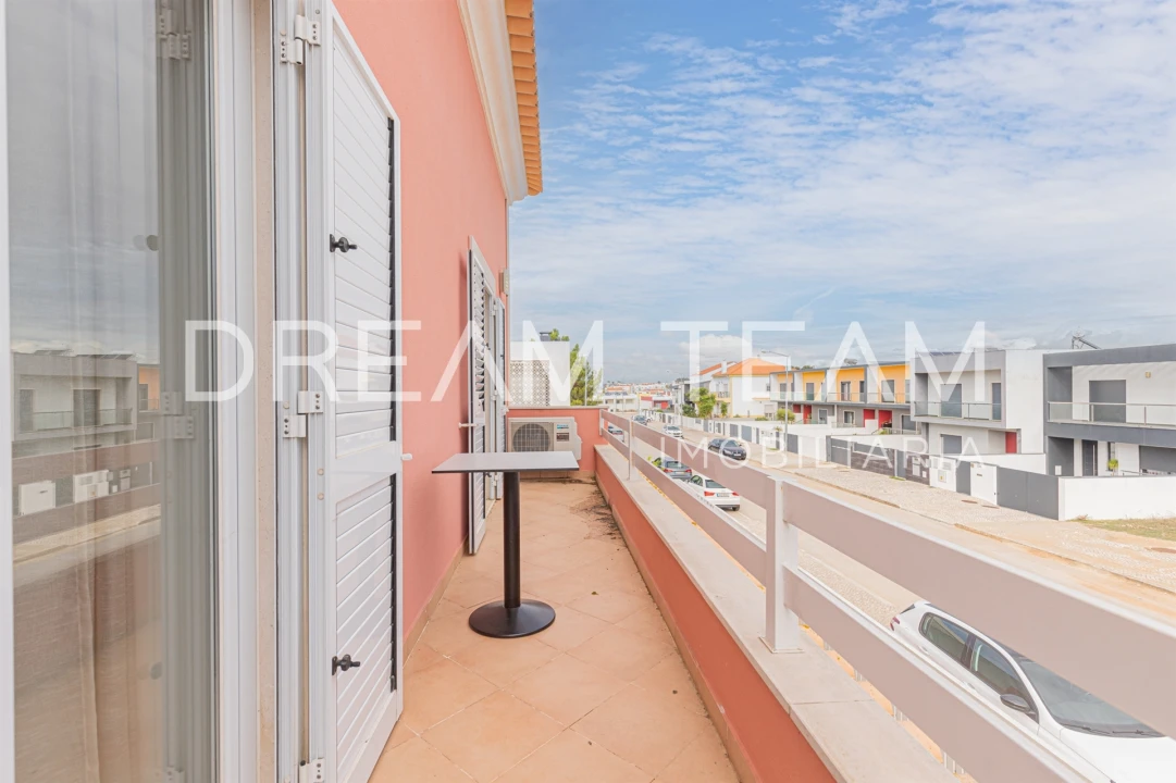 Moradia T4 para Venda em Gambia-Pontes-Alto da Guerra Foto 33