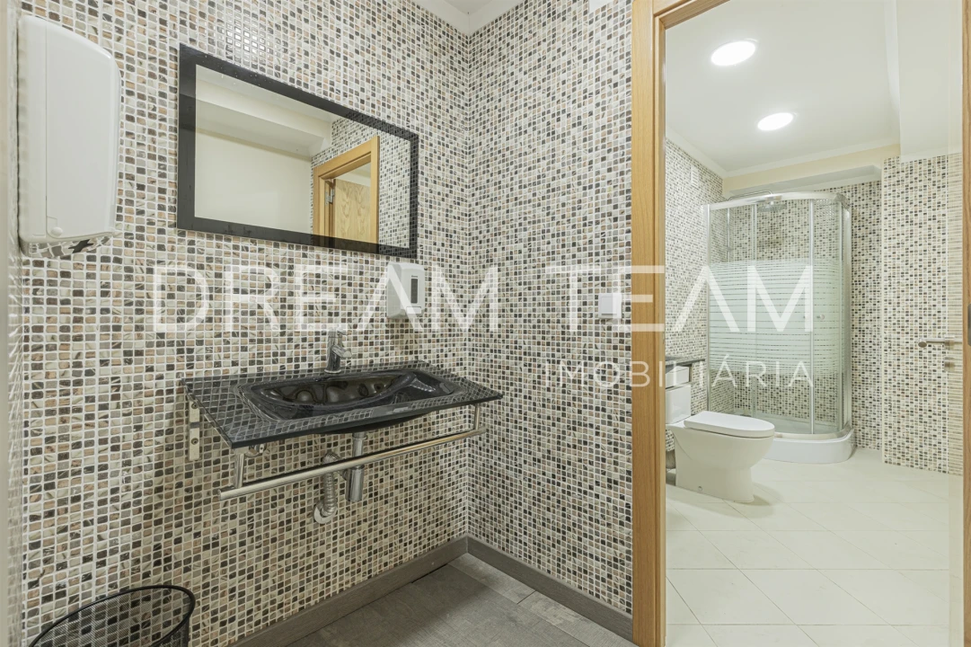 Moradia T4 para Venda em Gambia-Pontes-Alto da Guerra Foto 50