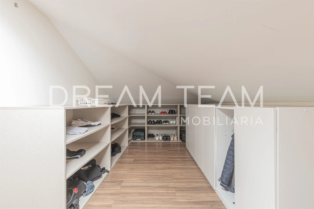 Moradia T4 para Venda em Gambia-Pontes-Alto da Guerra Foto 47