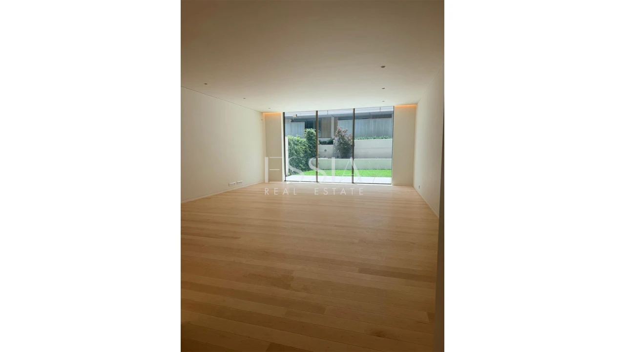 Apartamento T4 para Venda em Lordelo do Ouro e Massarelos Foto 3