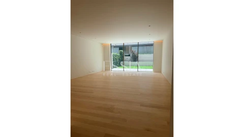 Apartamento T4 para Venda em Lordelo do Ouro e Massarelos
