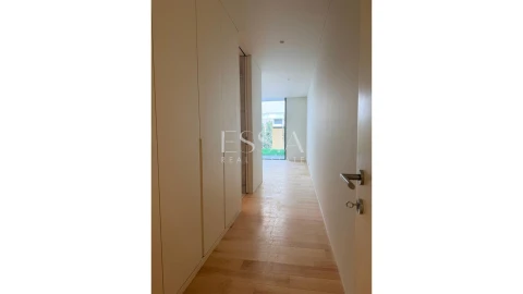 Apartamento T4 para Venda em Lordelo do Ouro e Massarelos