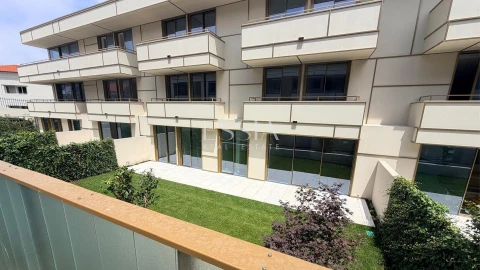 Apartamento T4 para Venda em Lordelo do Ouro e Massarelos