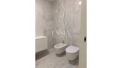 Apartamento T4 para Venda em Lordelo do Ouro e Massarelos