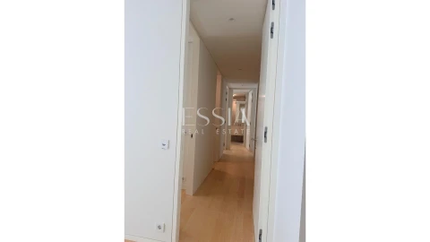 Apartamento T4 para Venda em Lordelo do Ouro e Massarelos
