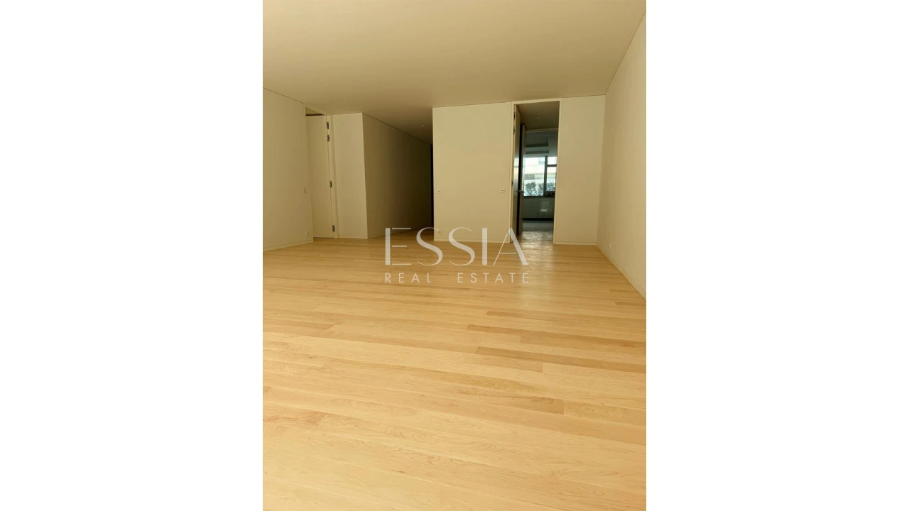 Apartamento T4 para Venda em Lordelo do Ouro e Massarelos Foto 4