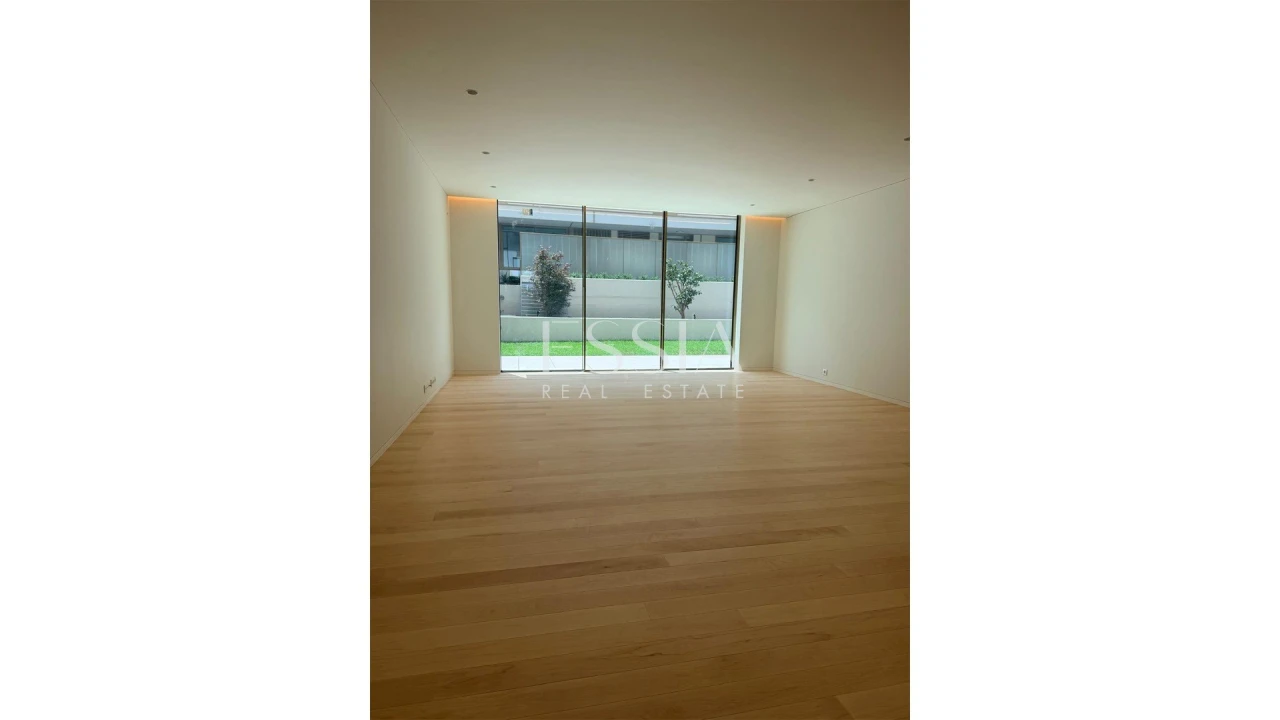 Apartamento T4 para Venda em Lordelo do Ouro e Massarelos Foto 2
