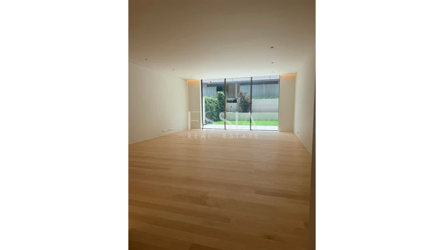 Apartamento T4 para Venda em Lordelo do Ouro e Massarelos Foto 3