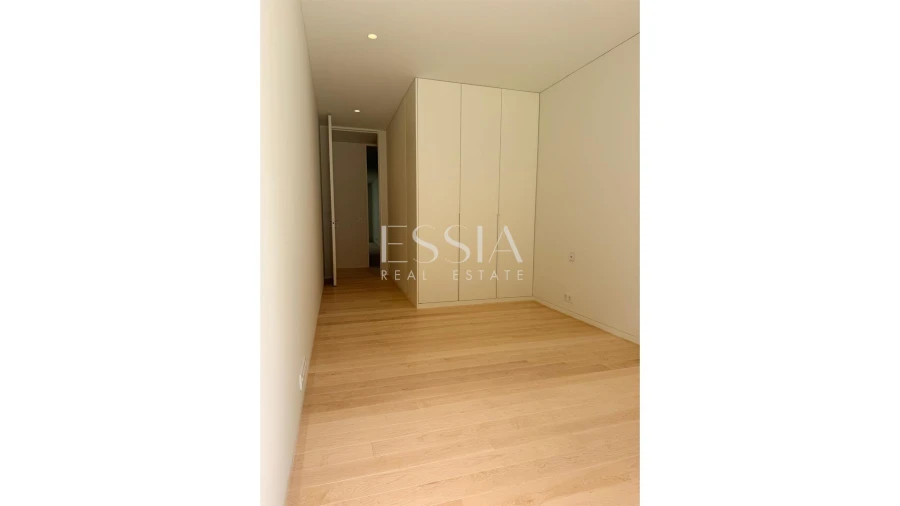 Apartamento T4 para Venda em Lordelo do Ouro e Massarelos Foto 9