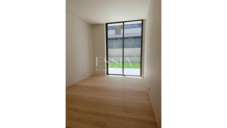 Apartamento T4 para Venda em Lordelo do Ouro e Massarelos Foto 8