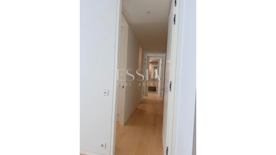 Apartamento T4 para Venda em Lordelo do Ouro e Massarelos Foto 13