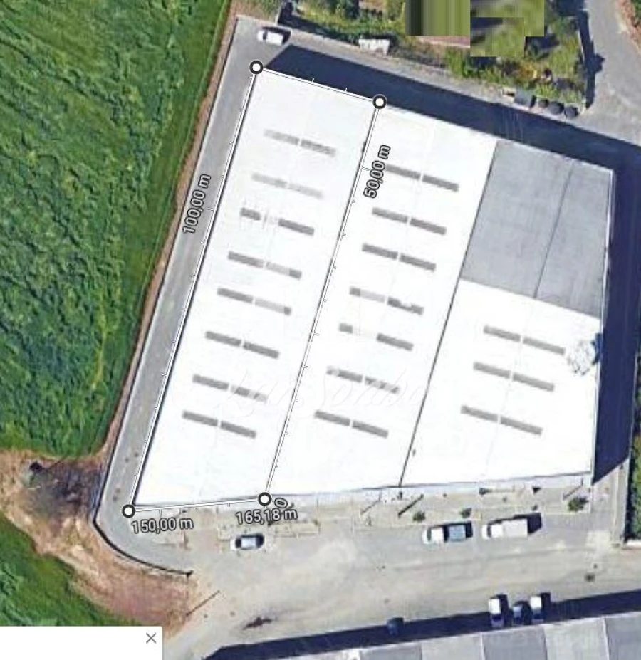 Armazém para Venda em Vilar e Mosteiró Foto 1