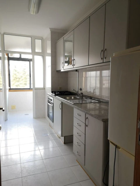 Apartamento T2 para Arrendamento em Mafamude e Vilar do Paraíso