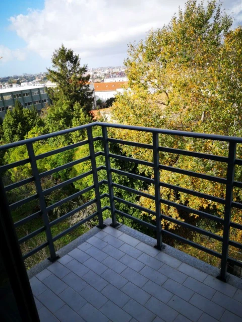 Apartamento T2 para Arrendamento em Mafamude e Vilar do Paraíso