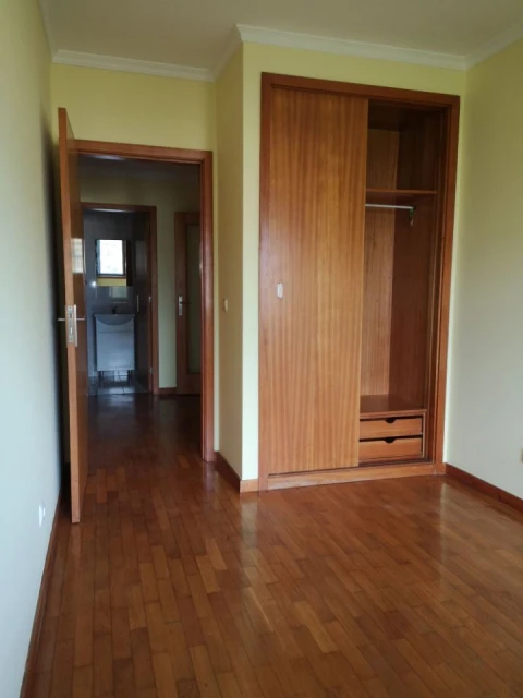 Apartamento T2 para Arrendamento em Mafamude e Vilar do Paraíso