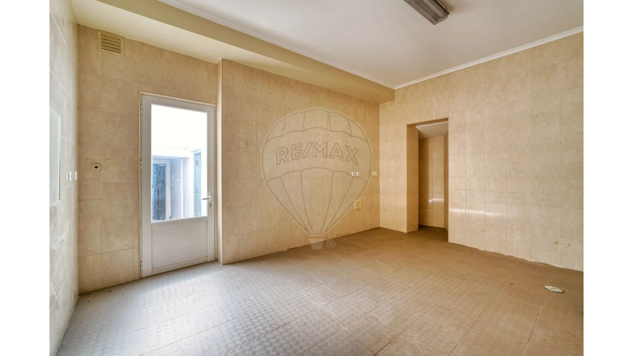 Prédio para Venda em Marvila, Ribeira Santarém, São Salvador, São Nicolau Foto 6