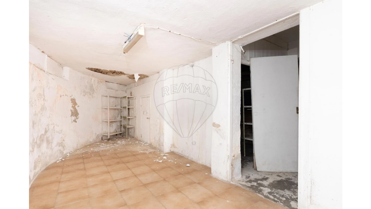 Loja para Venda em Campolide Foto 10